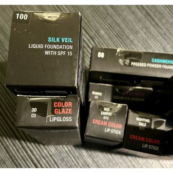 ~NEW~LiSi Cosmetics Foundation Lipstick EyeShadow Concealer MakeUp Lot - 11 pcs - Picture 3 of 6